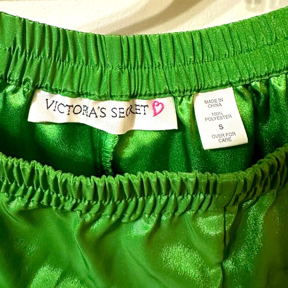 Victoria Secret Vintage Woman’s Pajamas Set With Shorts. - Picture 10 of 11